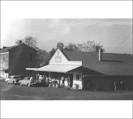 Butteville Store, circa 1961 [Photo courtesy Oregon Historical Photo Collection, Salem Public Library]